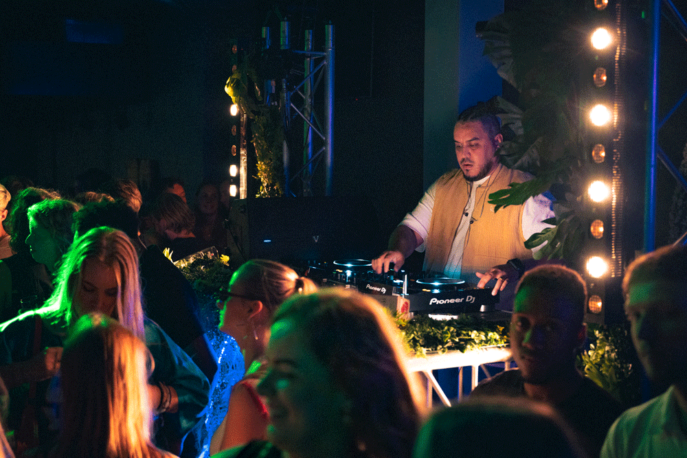 highvaluedj-djopfeest-dj-draaien-djevenement-dj-zoeken-opzoek-naar-dj